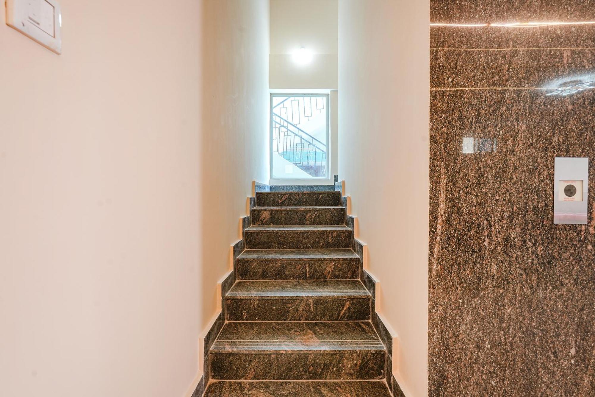 Fabhotel Crystal Suites Bangalore Luaran gambar
